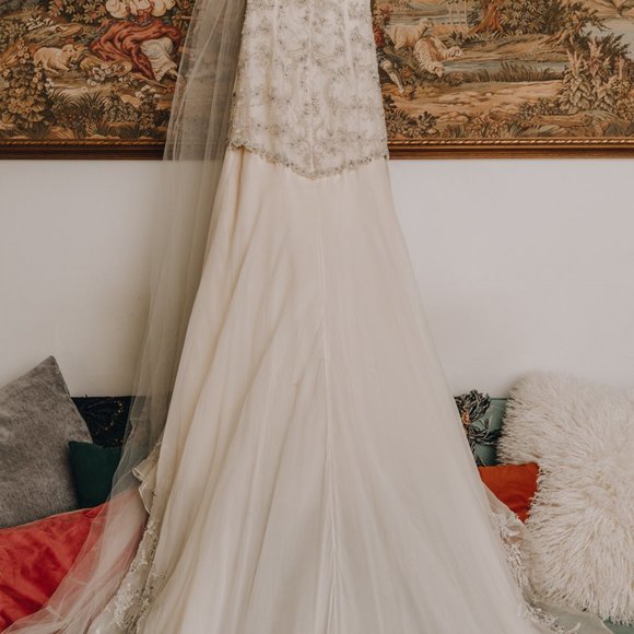 Vintage Jim Hjelm Beaded Wedding Gown - Picture 9 of 16